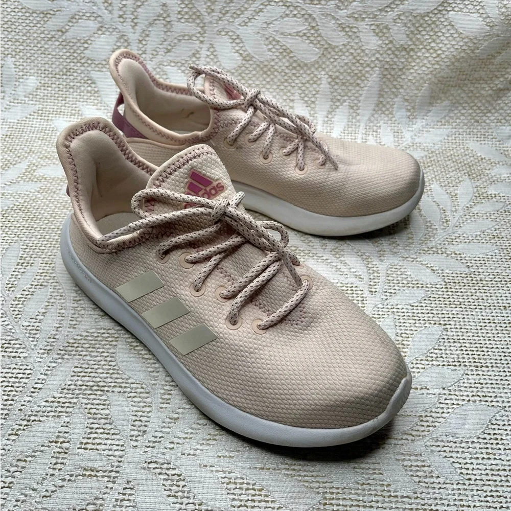 Adidas Girls Kids youth Cloudfoam sneaker size 4